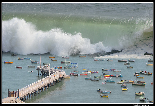 Tsunami, tomada por el fotografo Christian Vinces