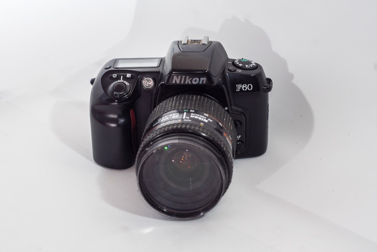 Nikon F60: La Cámara Analógica Perfecta para Principiantes